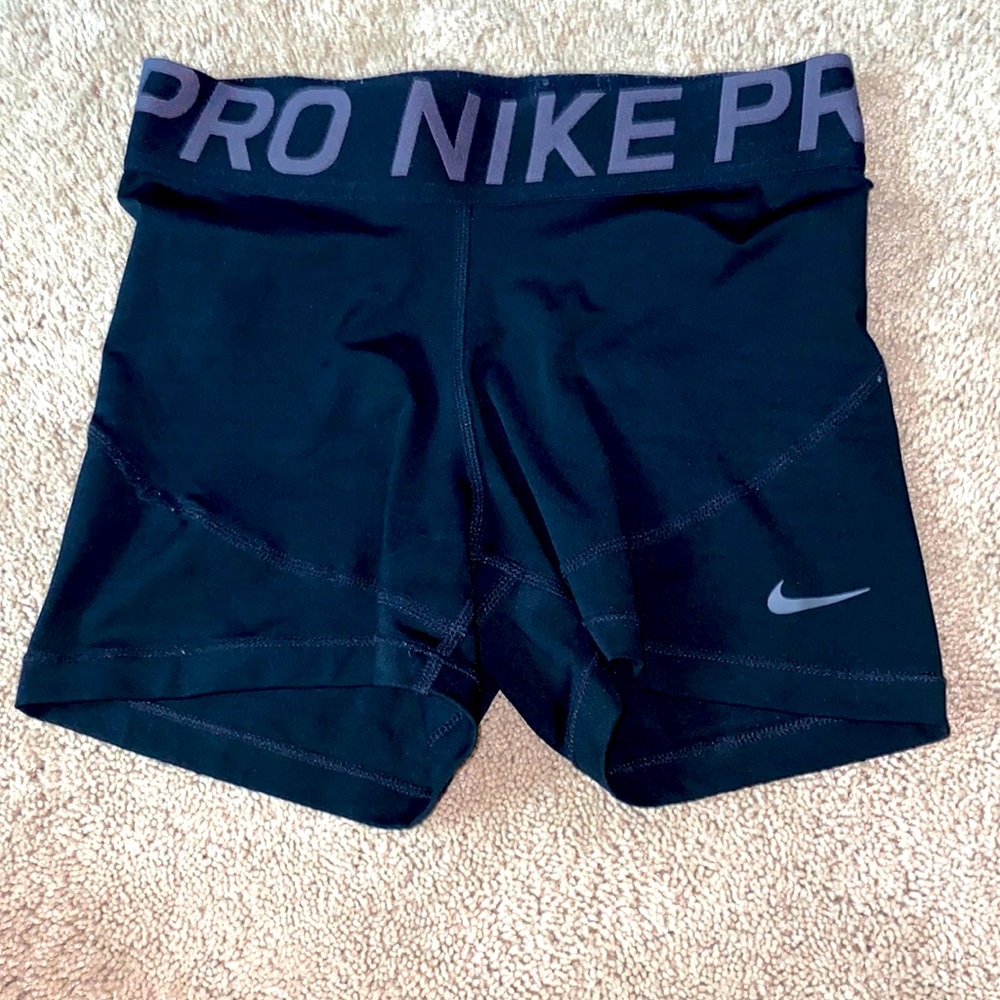 Black Nike Pros